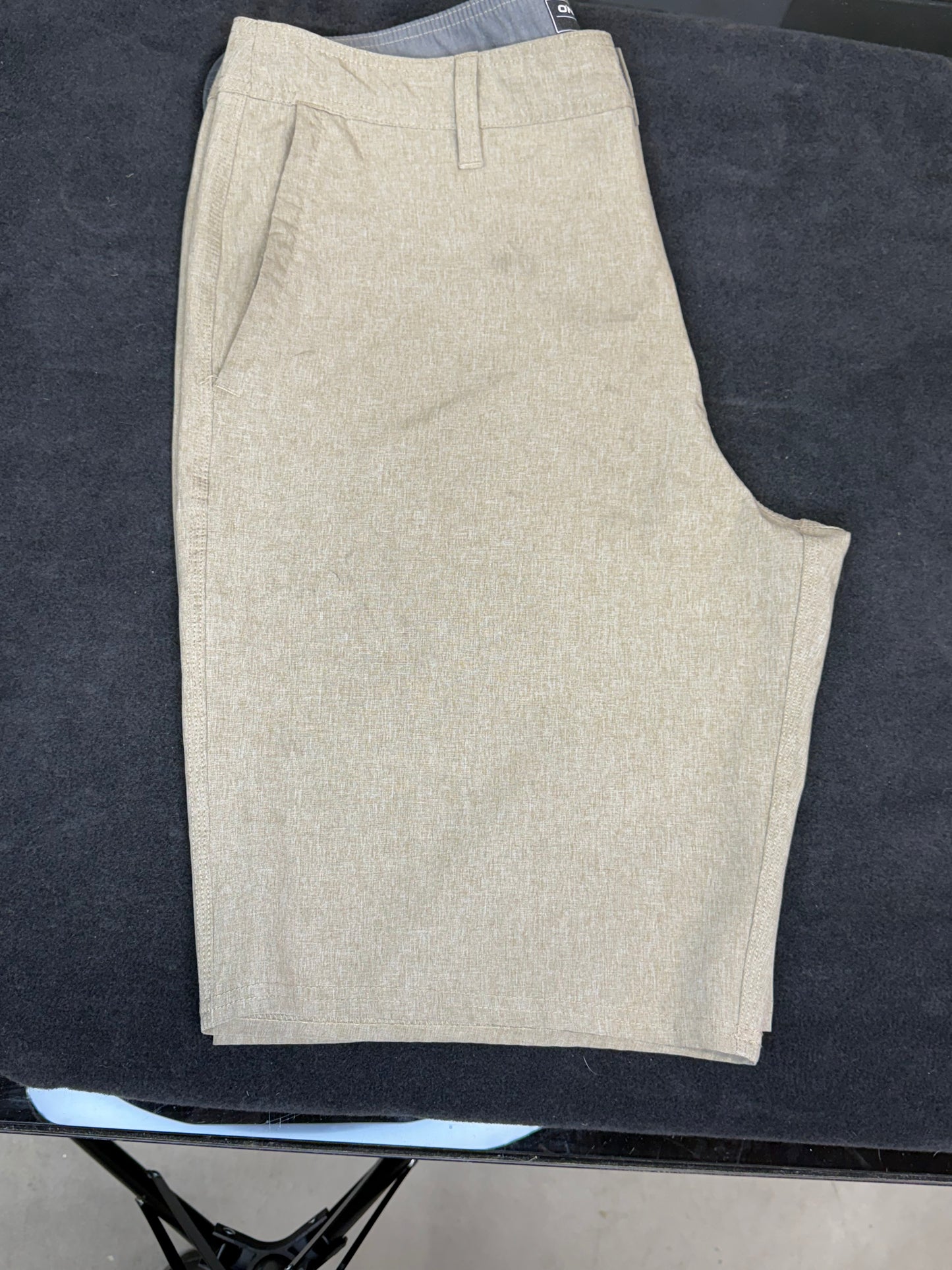 RESERVE HEATHER 21" HYBRID SHORTS Size 34