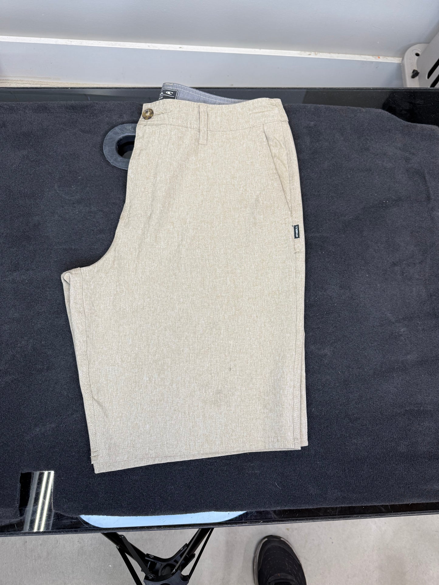 RESERVE HEATHER 21" HYBRID SHORTS Size 34